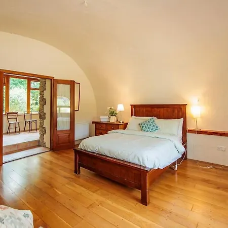 The Coach House 5 Star