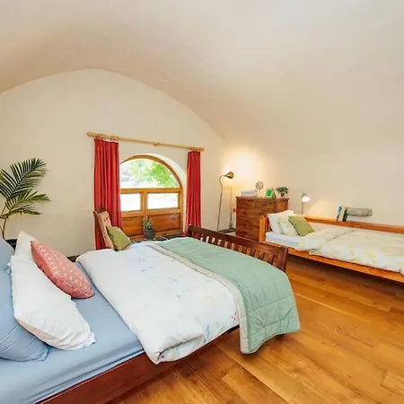 度假居 The Coach House 5 Star *