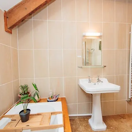 The Coach House 5 Star