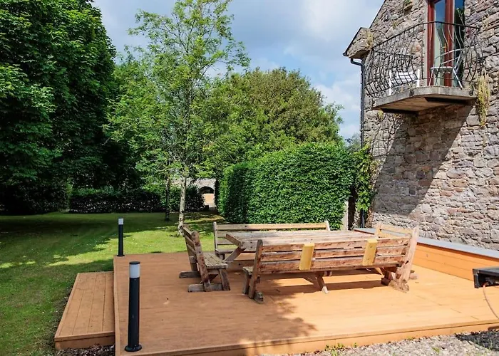 The Coach House 5 Star *